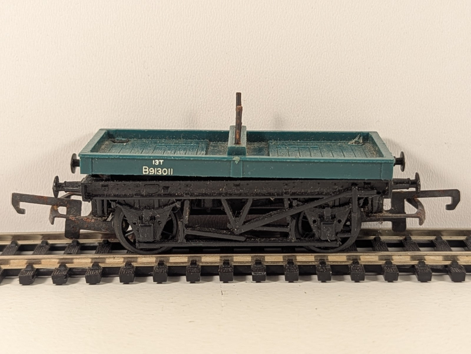 Hornby Tri-ang OO Gauge Bolster Wagon B913011