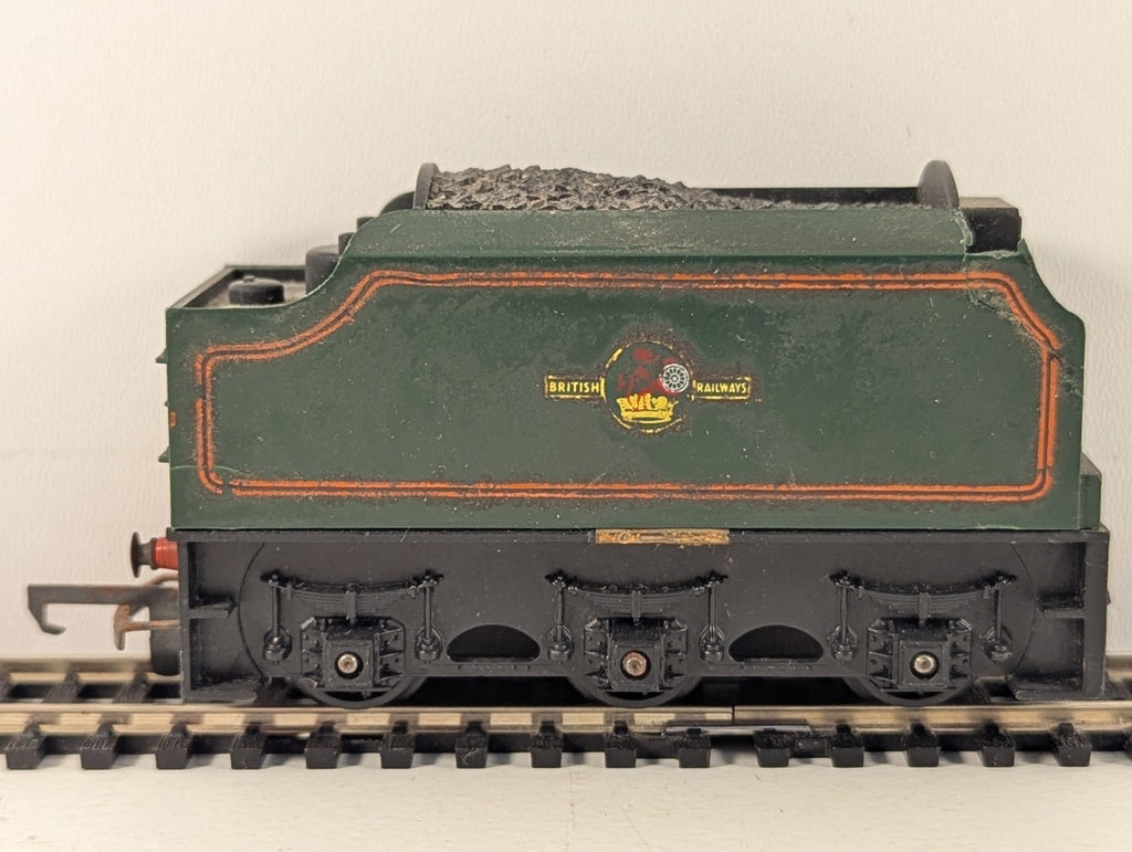 Tri-ang R30 OO Gauge Stanier Tender BR Lined Green - Spares/Repairs