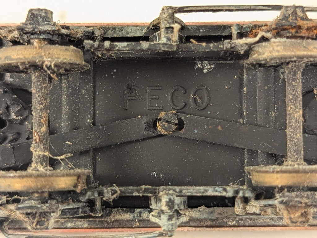 Peco OO Gauge W. Low & Stone Co. Buxton Lime Wagon Goods Wagon 142