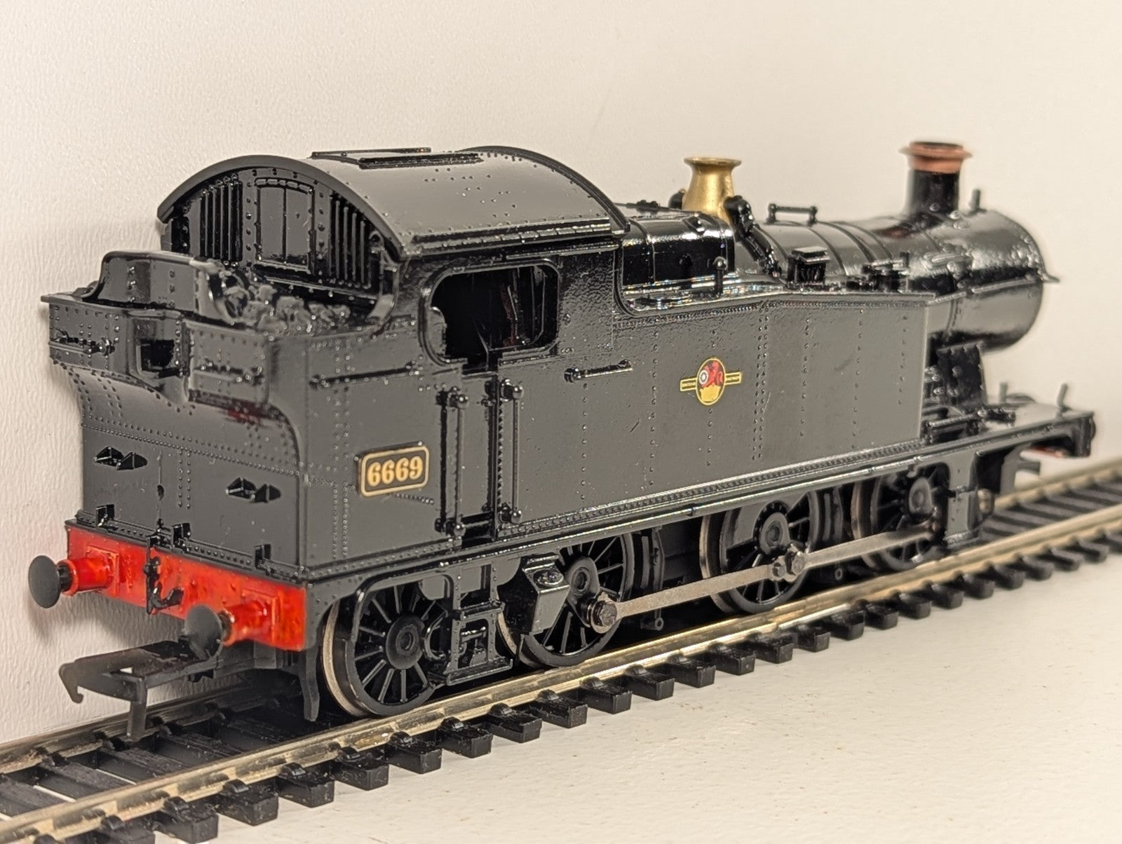 Bachmann 32-077 Class 56XX Tank Locomotive 6669 BR Unlined Black
