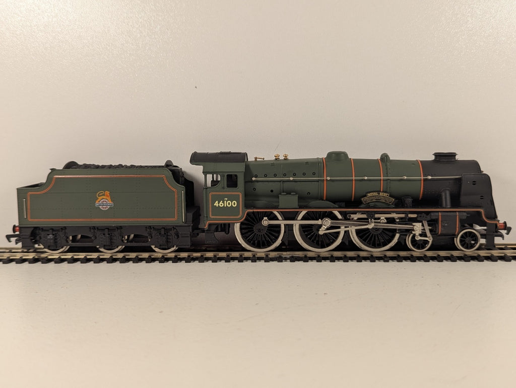Mainline Railways 37-057 Rebuilt Scot Class 4-6-0 “Royal Scot” BR Green