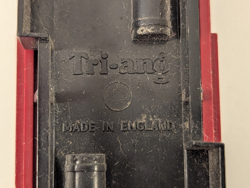 Tri-ang OO Gauge BR Brake 3rd Coach Blood & Custard