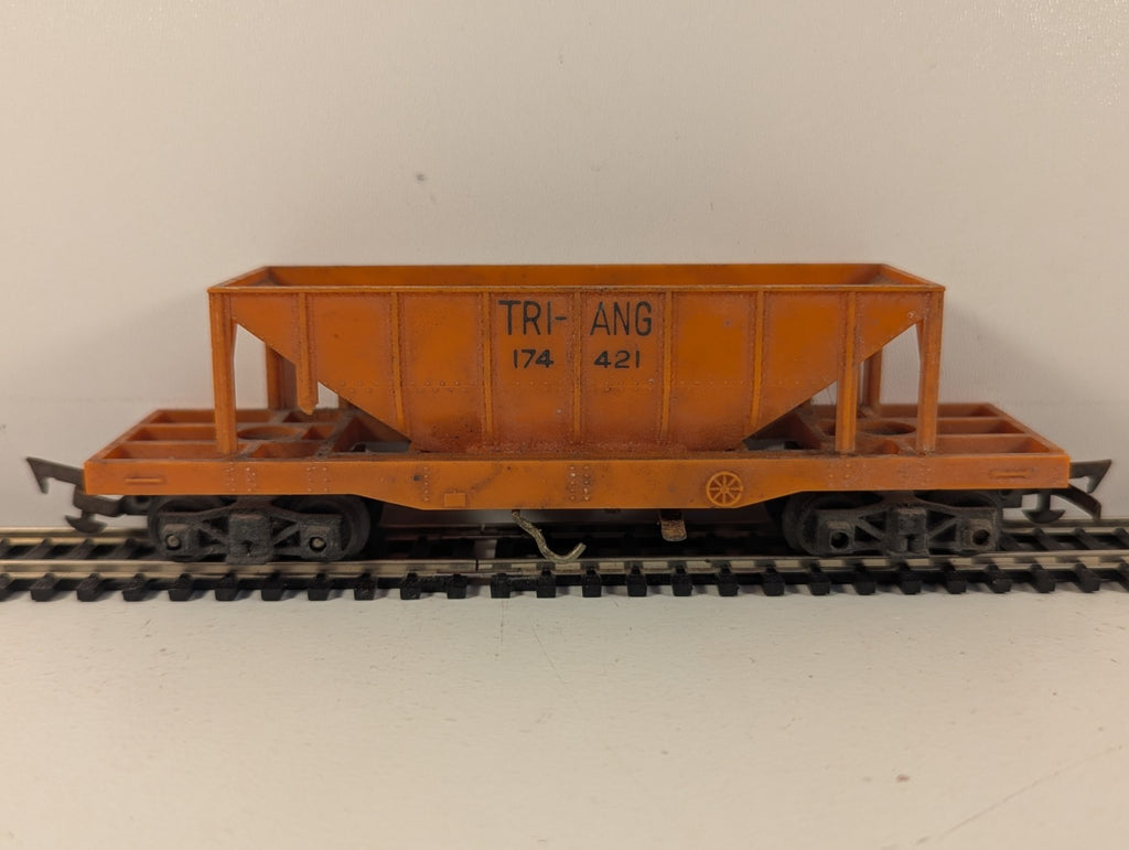 Tri-ang Railways R111 Operating Hopper Car Orange OO Gauge
