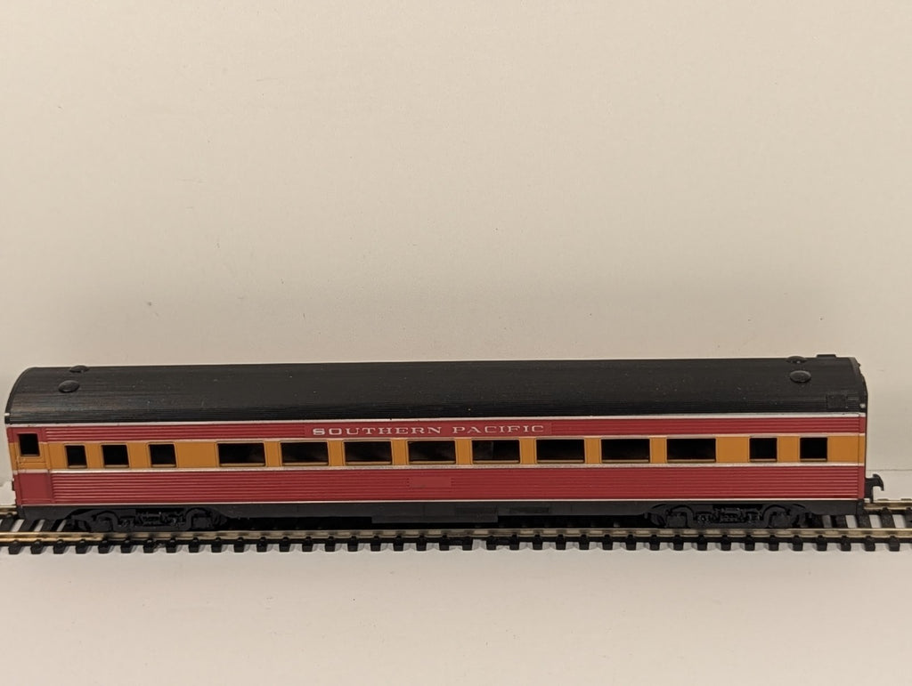 Con-Cor HO Gauge Streamlined Coach Southern Pacific Daylight