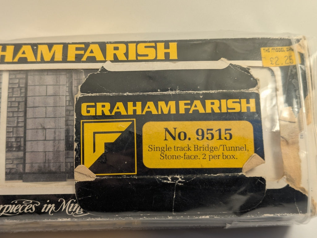 Graham Farish 9515 N Gauge Single Track Bridge & Tunnel Kit