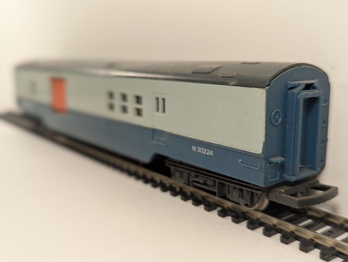 Hornby OO Gauge Operating Royal Mail Coach Passenger Coach M 30224
