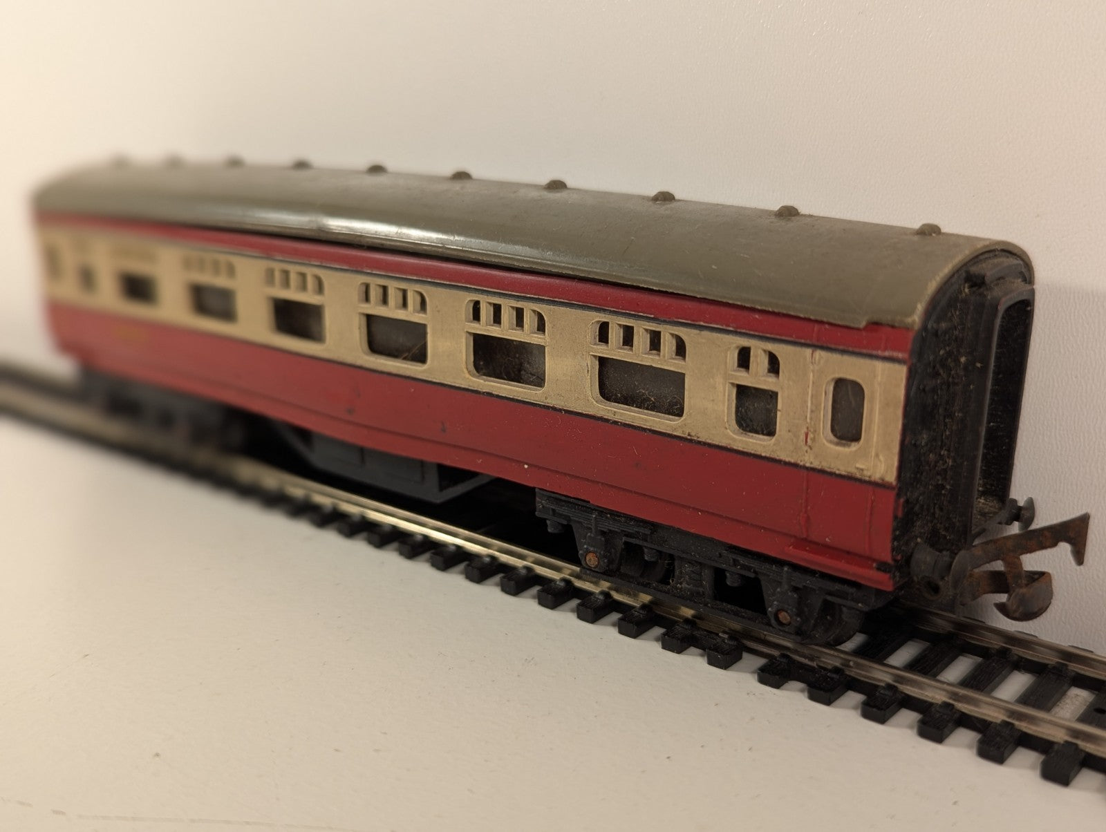 Tri-ang R21 Passenger Coach M7071 – OO Gauge