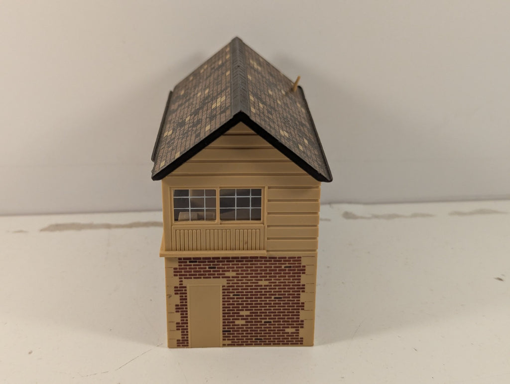 Hornby R503 OO Gauge Railway Signal Box