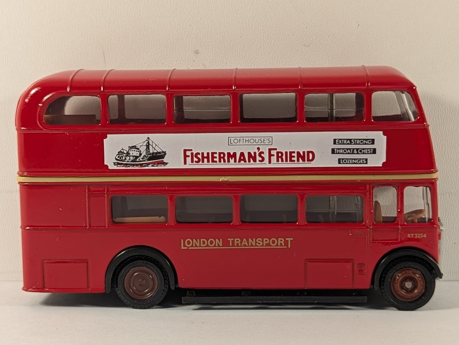 EFE OO Scale AEC Regent III RT Double Decker Bus Die-cast Model Bus