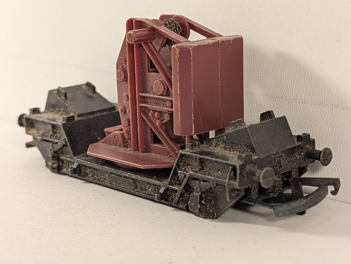 Tri-ang OO Gauge Modified Well Wagon with Crane Cab Goods Wagon Black and Red
