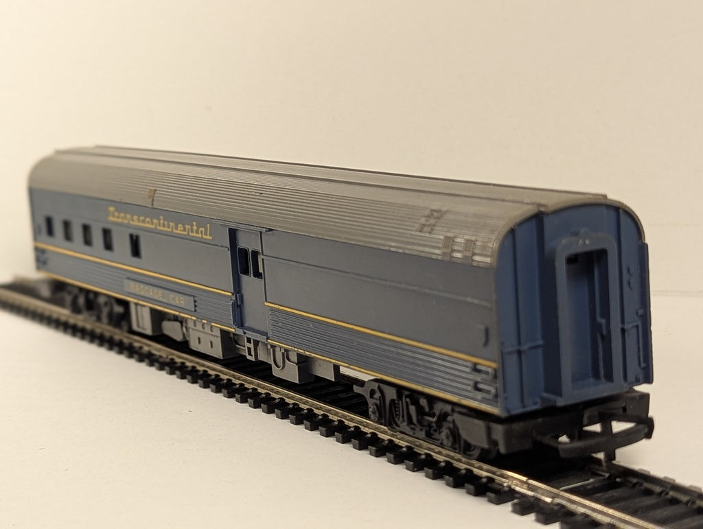 Tri-ang OO Gauge Transcontinental Baggage Car Passenger Coach
