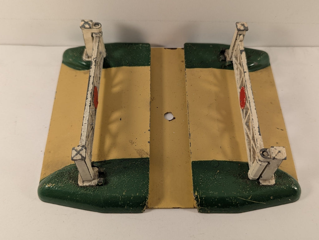 Hornby Dublo OO Gauge D1 Level Crossing