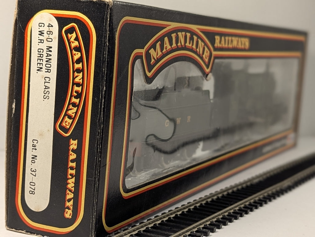 Mainline OO Gauge Manor Class 4-6-0 'Hinton Manor' Steam Locomotive 7819