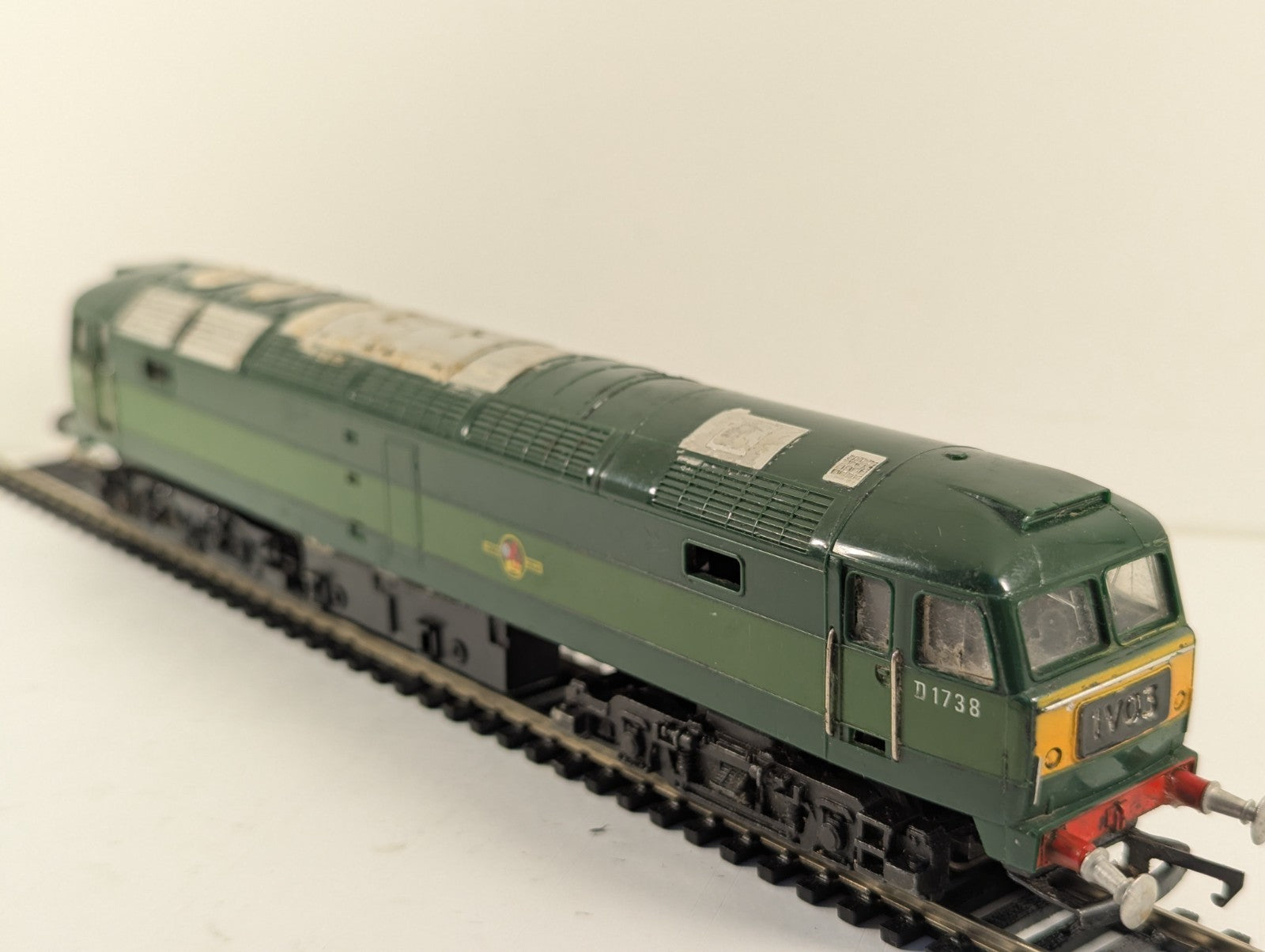Hornby OO Gauge BR Class 47 Diesel Locomotive - Repainted and nonrunner