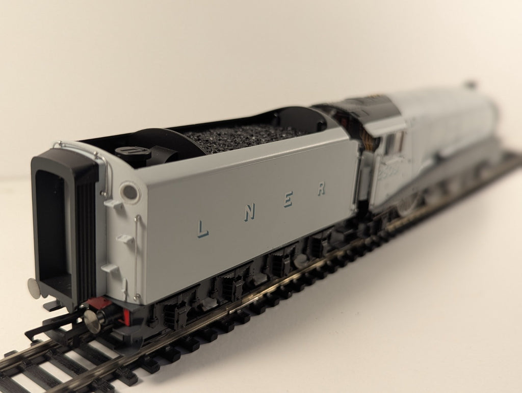 Hornby R2965 Class A4 Locomotive “75th Anniversary of the Silver Jubilee"