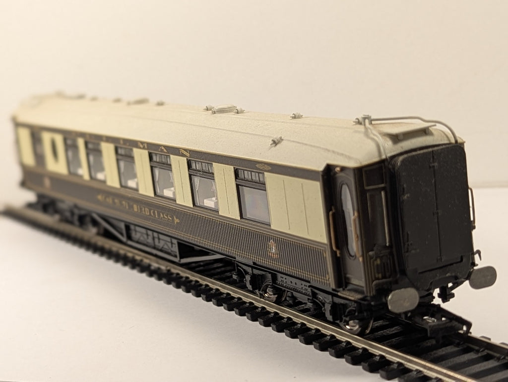 Hornby Pullman Parlour Car No. 171 Third Class Passenger Coach - Lights Up