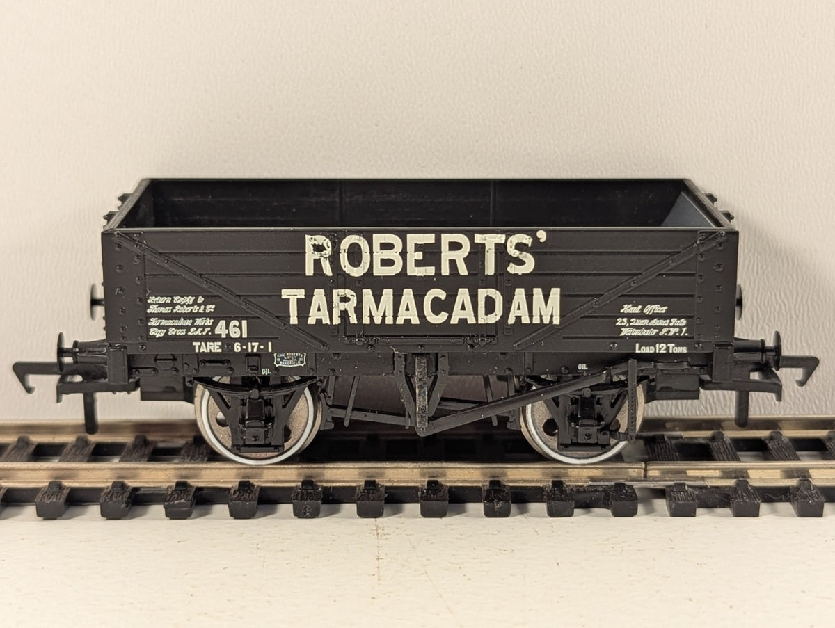Bachmann Branchline 37-037 5 Plank Wagon “Roberts Tarmacadam”