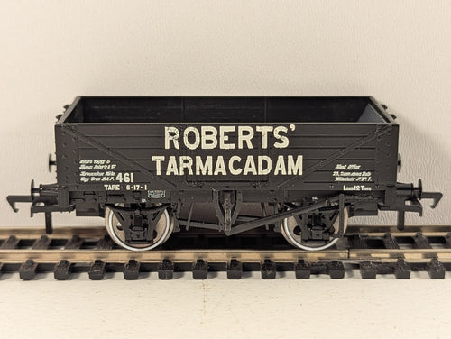 Bachmann Branchline 37-037 5 Plank Wagon “Roberts Tarmacadam”