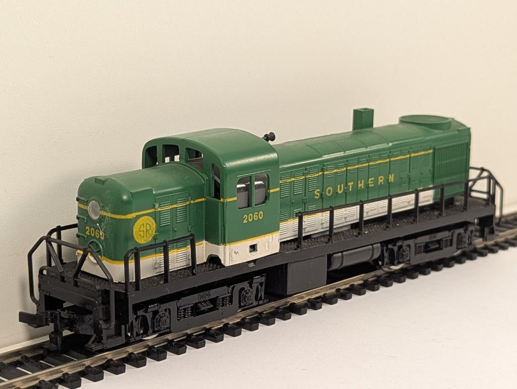 AHM HO Scale Alco RS-2 Southern Green – Spares/Repair