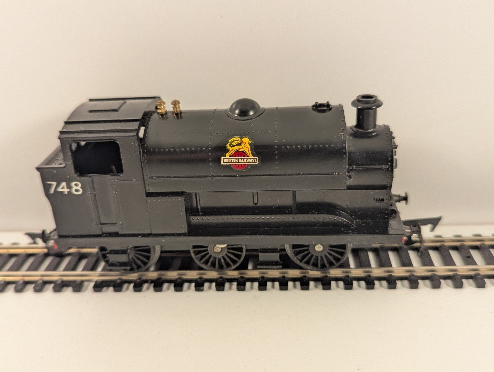 Tri-ang R153 OO Gauge 0-6-0 Saddle Tank Locomotive – Boxed