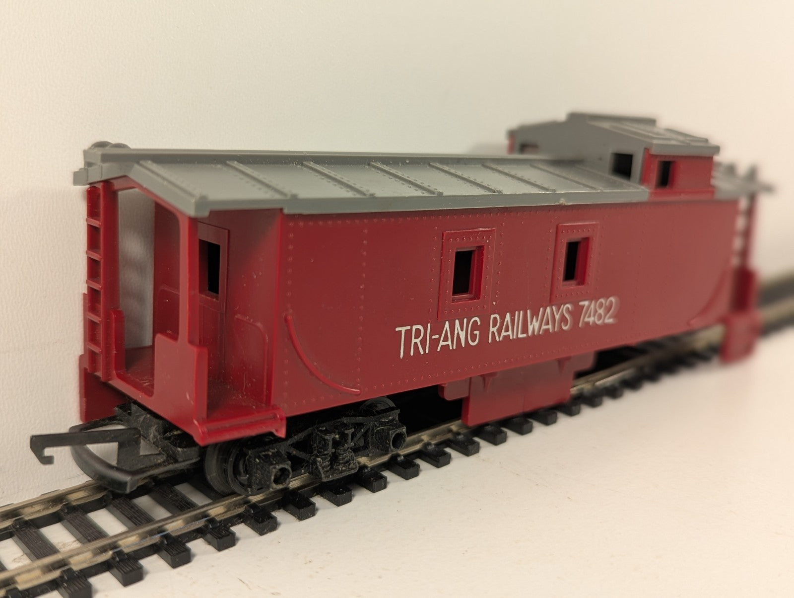 Tri-ang Railways R115 OO Gauge Transcontinental Caboose Missing Bogie/Coupler