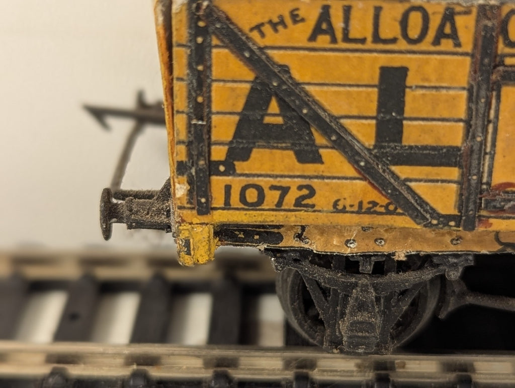 Kit Built OO Gauge 7-Plank Open Wagon 1355 / 1072 Alloa Coal Co. Yellow