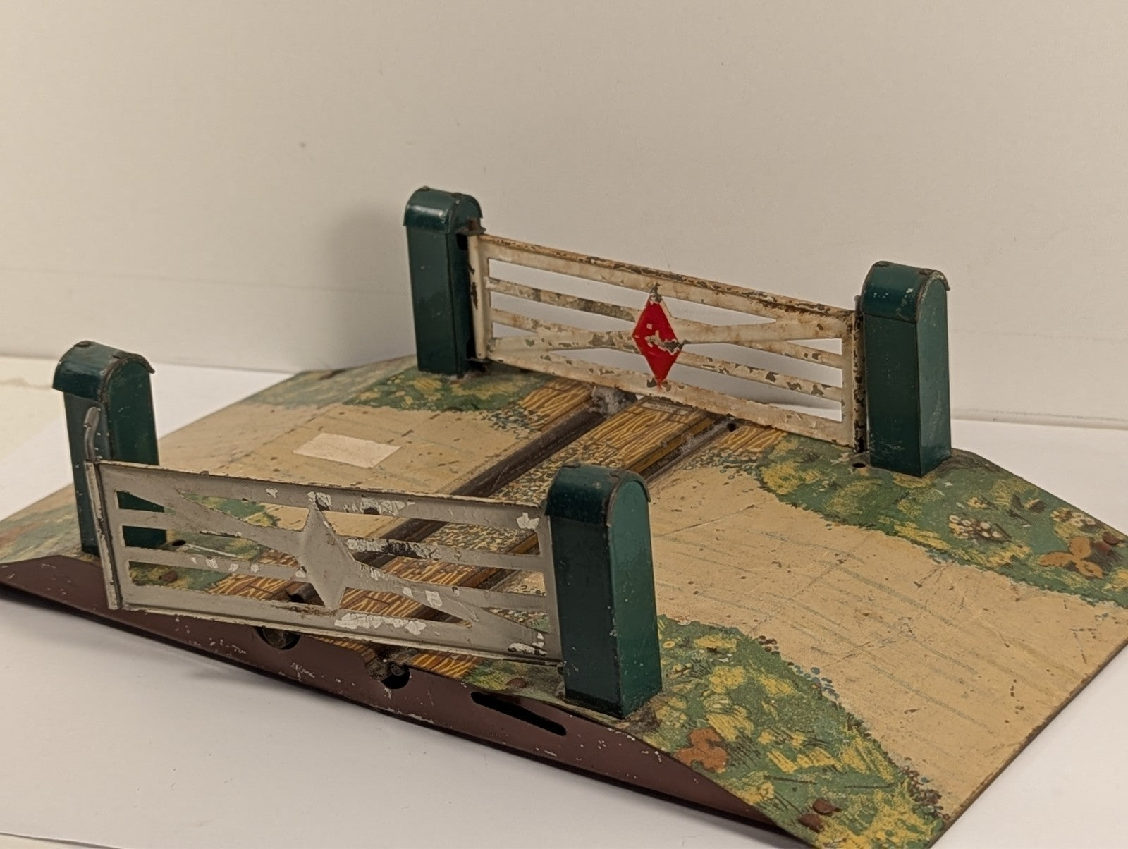 Hornby Meccano O Gauge Tinplate Level Crossing