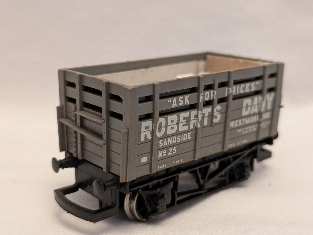 Hornby OO Gauge 7-Plank Coke Wagon Goods Wagon 25 Roberts Davy Grey