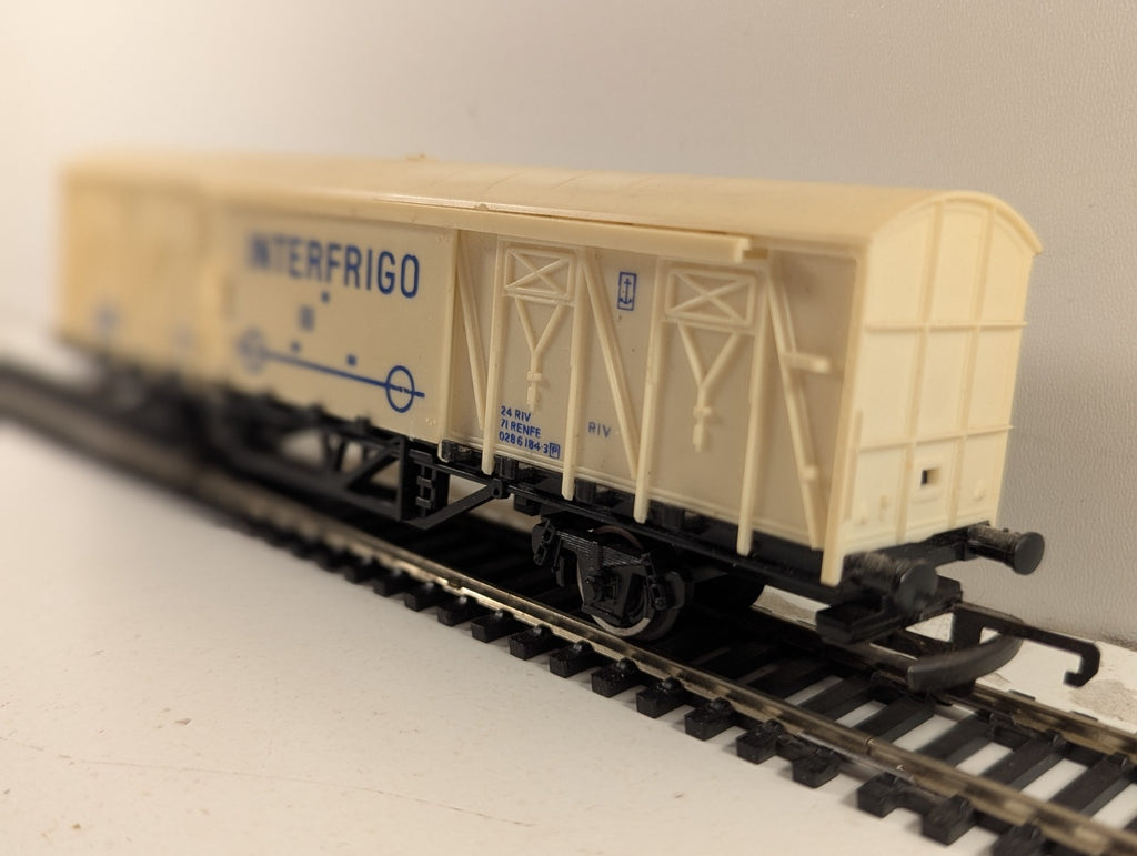 Tri-ang Hornby OO Gauge Interfrigo Refrigerator Van Goods Wagon