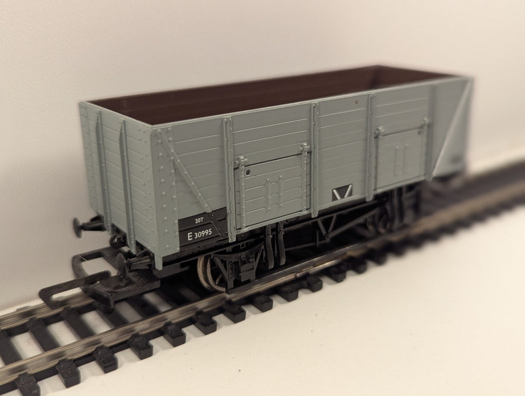 Hornby R6108G 9-Plank 20T Open Mineral Wagon – No. E30911 (BR Grey)