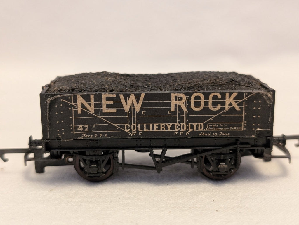 Mainline OO Gauge 7 Plank Coal Wagon New Rock Goods Wagon