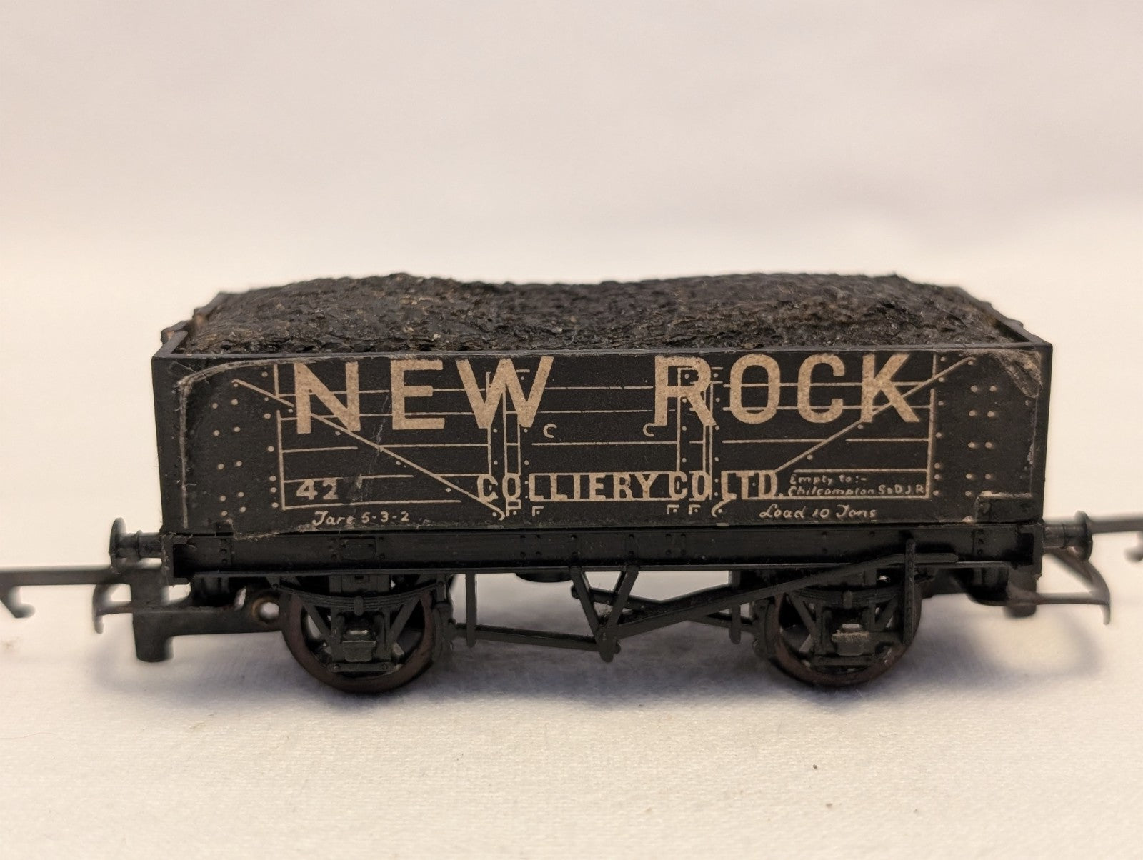 Mainline OO Gauge 7 Plank Coal Wagon New Rock Goods Wagon