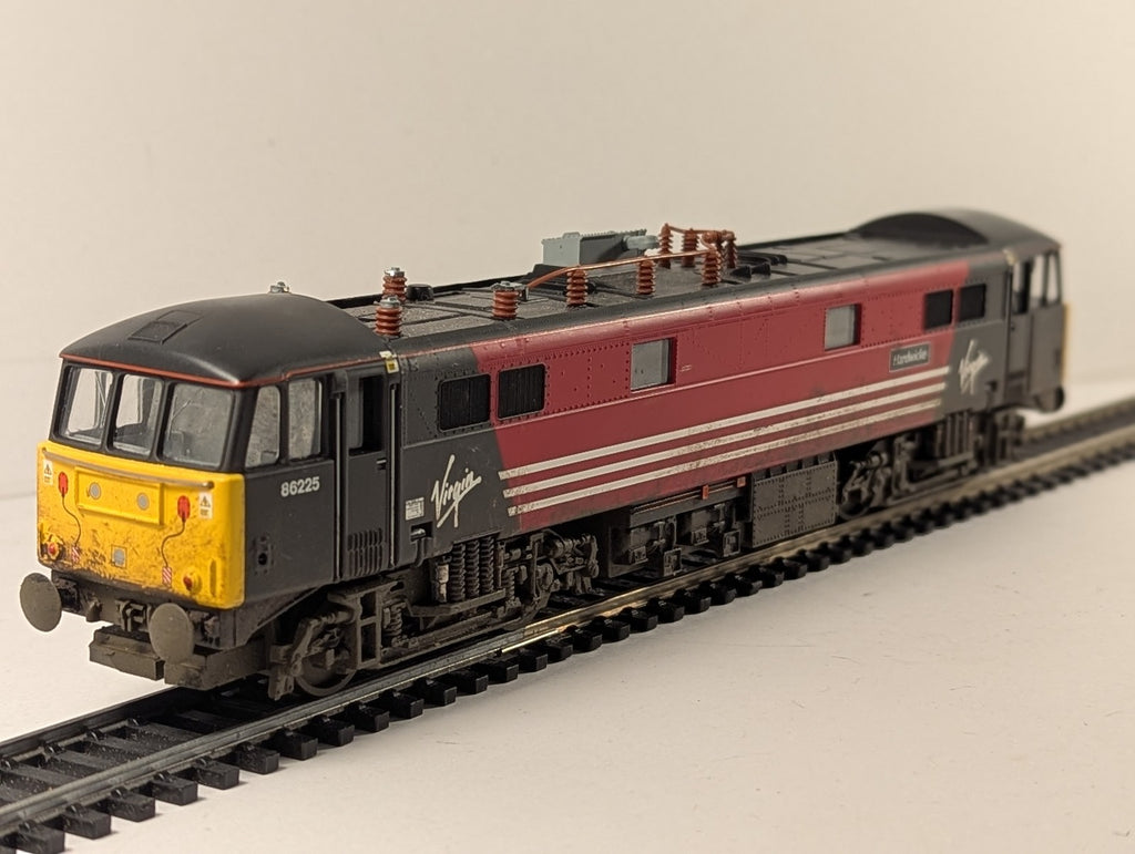Hornby OO Gauge Class 86 Electric Locomotive 86225 Virgin Trains Dummy