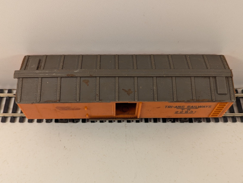 Tri-ang Railways R114 OO Gauge Orange Box Car