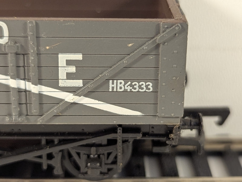 Mainline OO Gauge 12 Ton Loco Coal Wagon Goods Wagon HB4333 LNER Grey 37-133