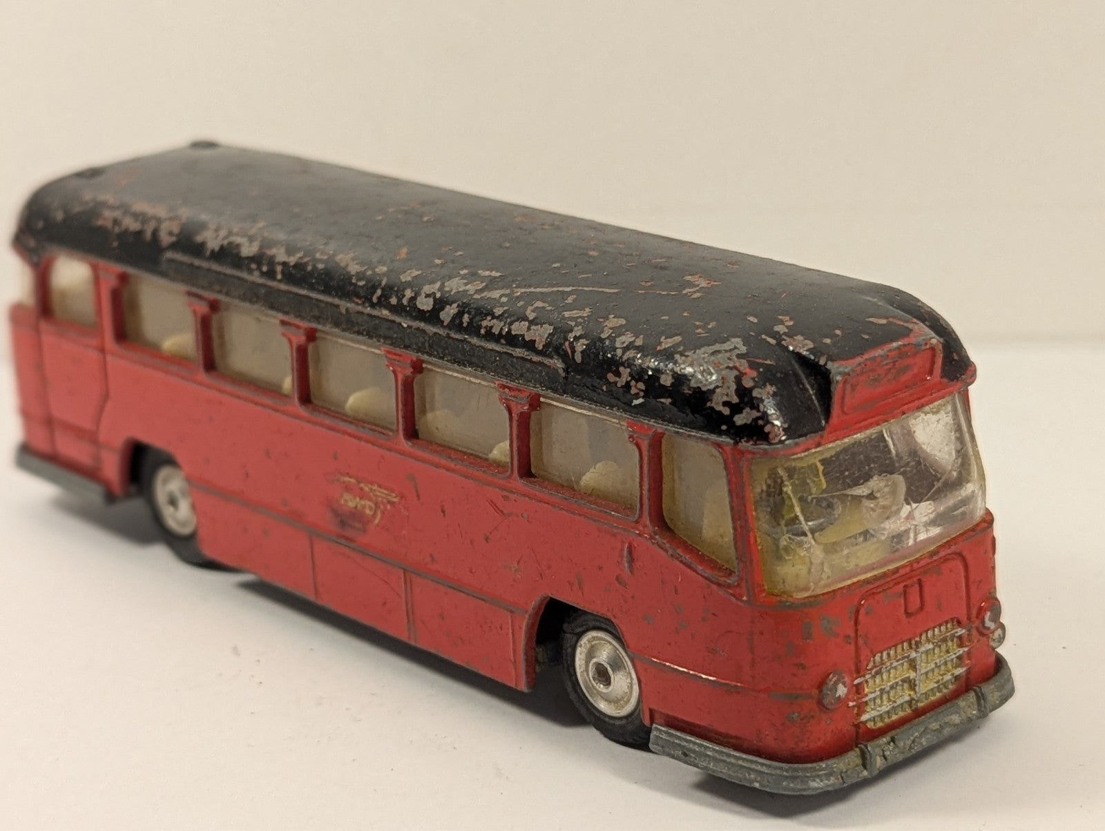 Corgi Major Midland Red Motorway Express Coach 1:43 Scale - Chipped Paint