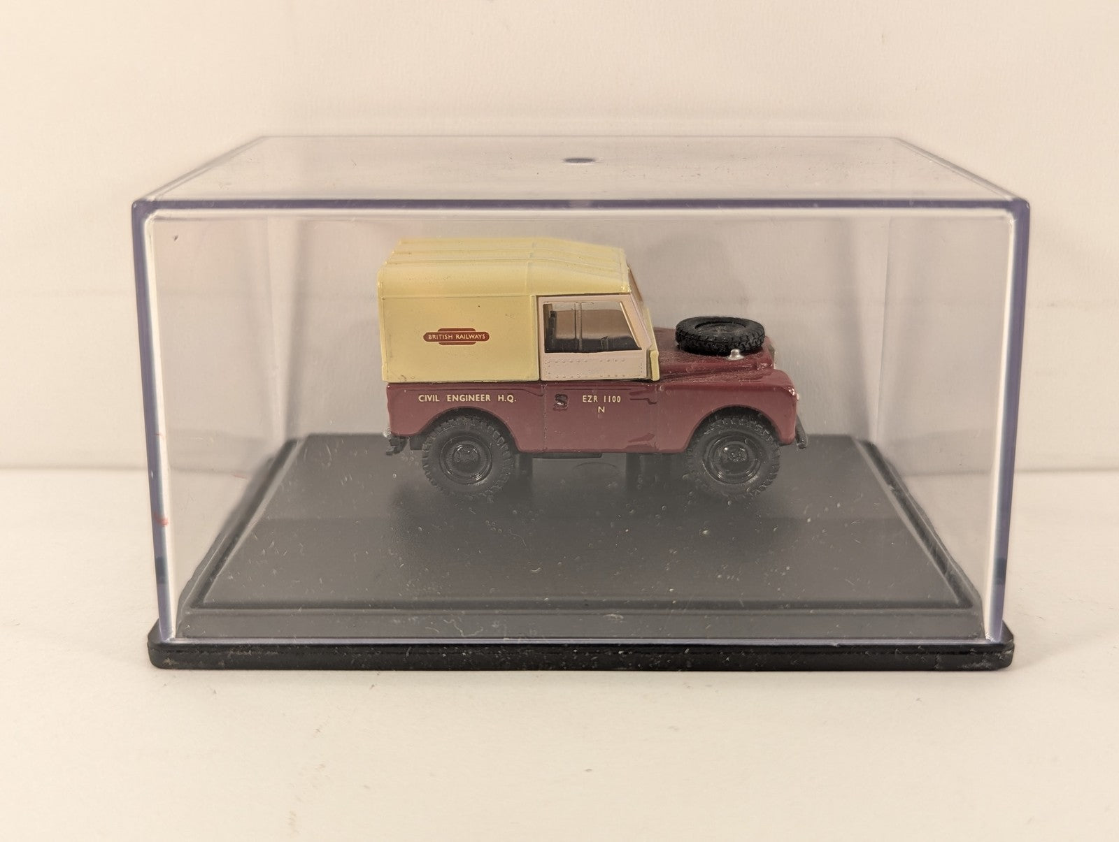 Oxford Diecast 1:76 Scale / OO Gauge Land Rover Series I Hard Top