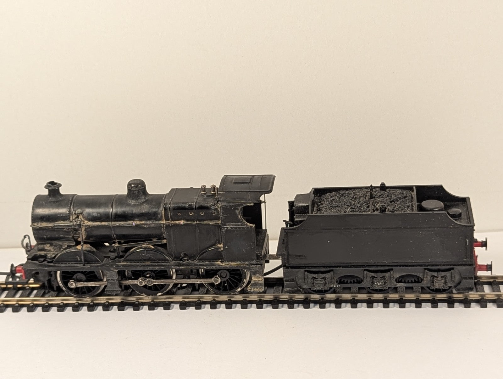 Airfix 54123-9 OO Gauge Class 4F Black – Spares/Repair Missing Smokebox, repaint