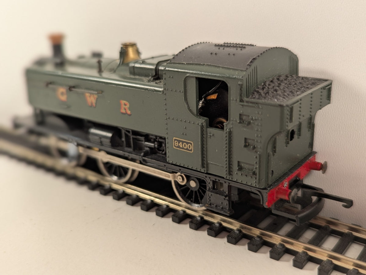 Lima GWR 94xx Class 0-6-0PT Pannier Tank No. 9400 in GWR Green
