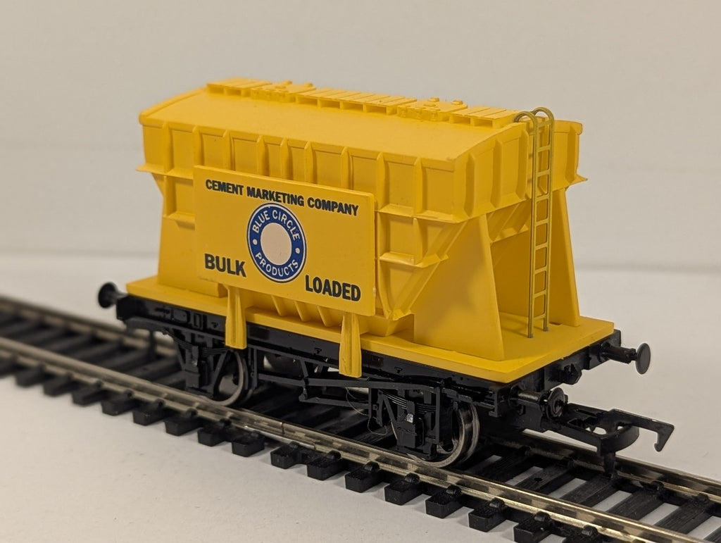 Dapol OO Gauge Presflo Cement Wagon Goods Wagon Blue Circle Yellow B683
