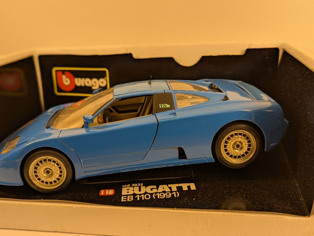 Bburago 1:18 Bugatti EB 110 (1991) Die-cast Model Car Blue 3035