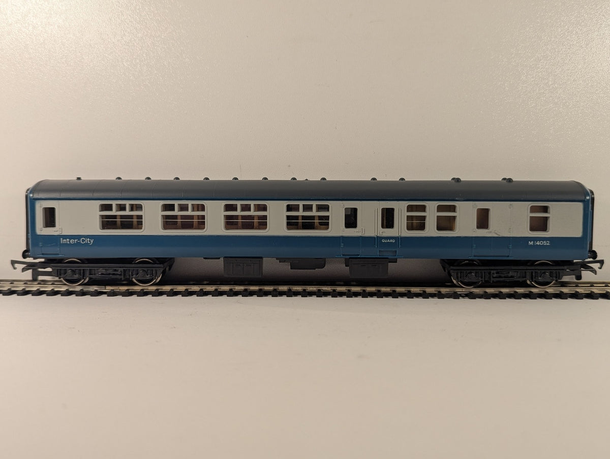 Hornby OO Gauge BR Mk1 Brake Corridor Composite (BCK) Passenger Coach M14052