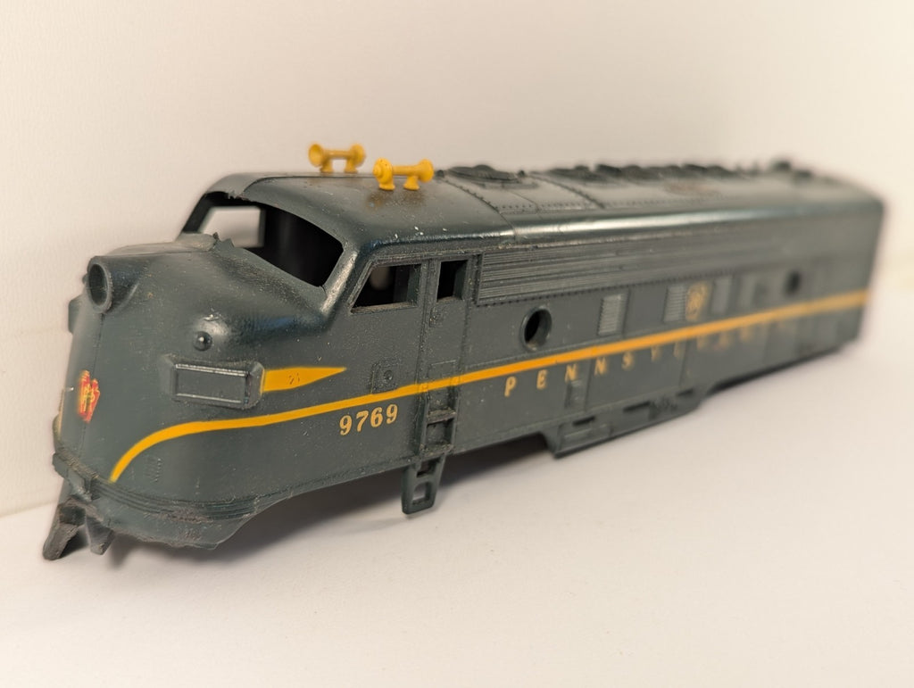 Mantua HO Gauge Pennsylvania Railroad Diesel Locomotive Body Shell - damaged