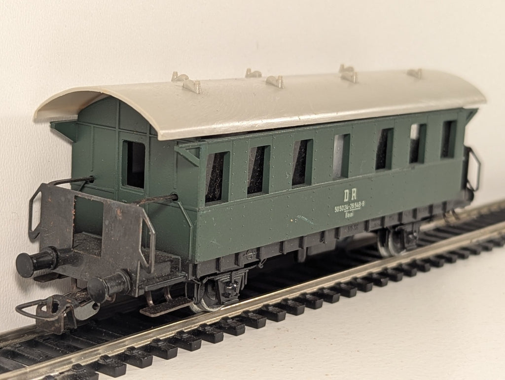 Piko HO Gauge Deutsche Reichsbahn Passenger Car Green