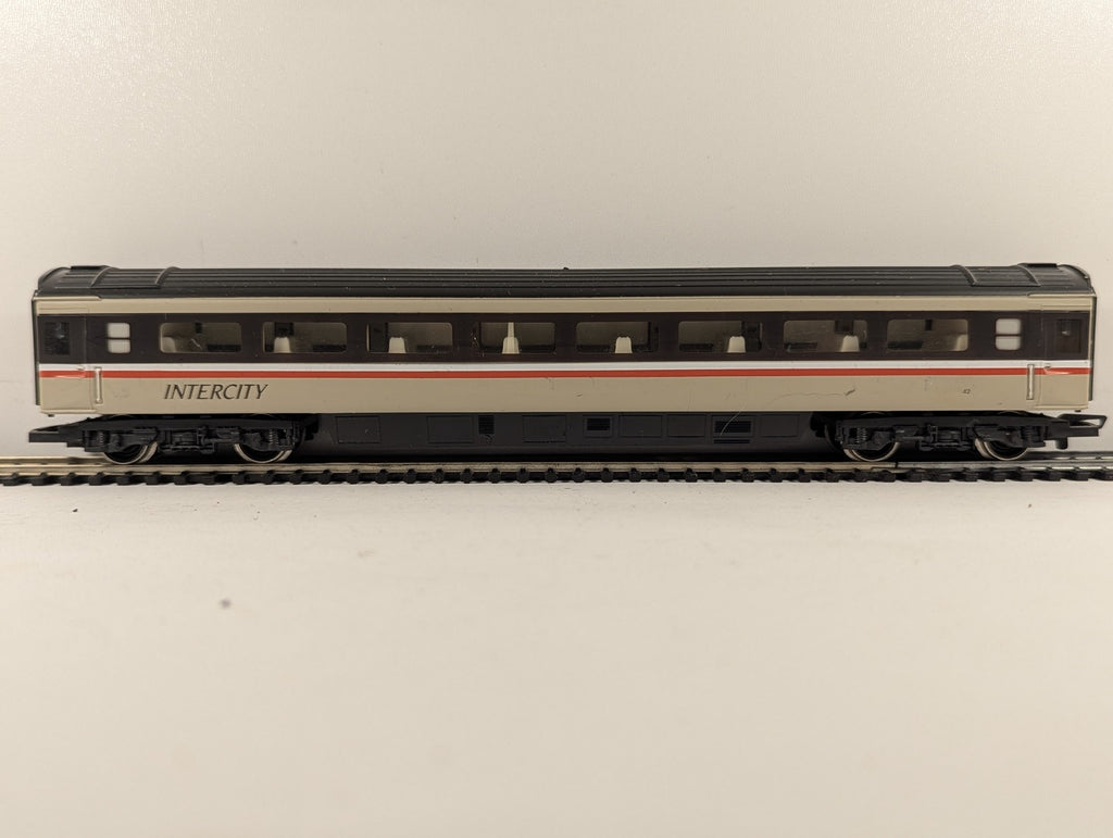 Hornby OO Gauge BR Mk3 Tourist Standard Coach Passenger Coach 42
