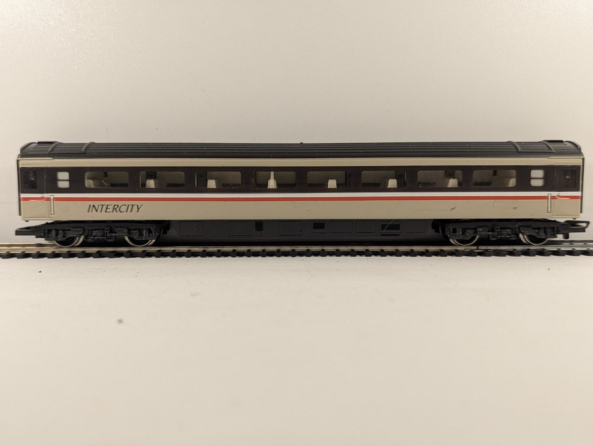 Hornby OO Gauge BR Mk3 Tourist Standard Coach Passenger Coach 42