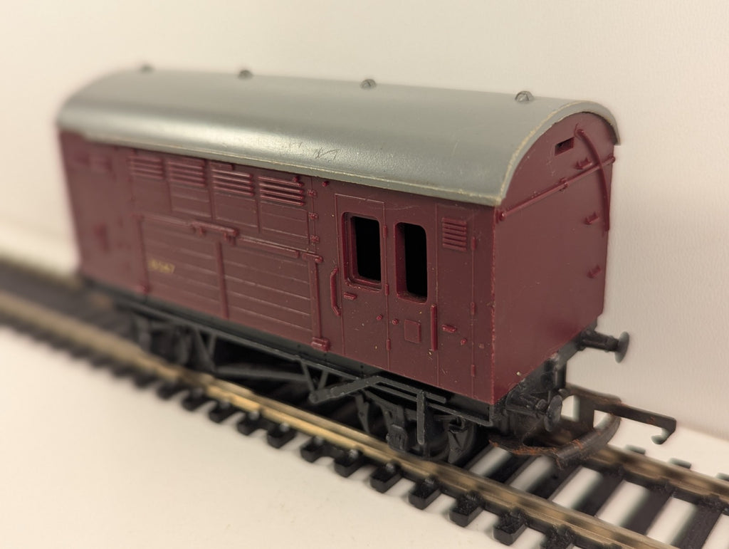 Tri-ang Hornby R123 OO Gauge Horse Box Wagon No. B547