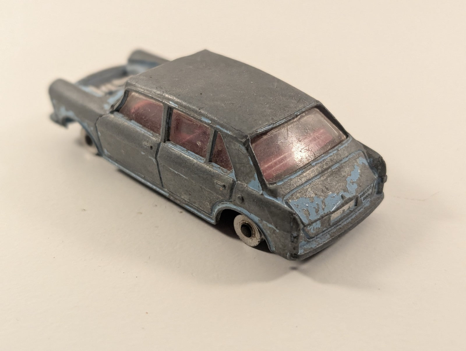 Dinky Toys Morris 1100 – Spares or Repair
