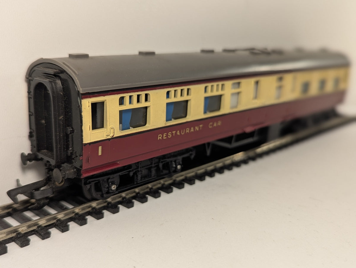Tri-ang OO Gauge BR Restaurant Car Passenger Coach M2001 BR Crimson and Cream