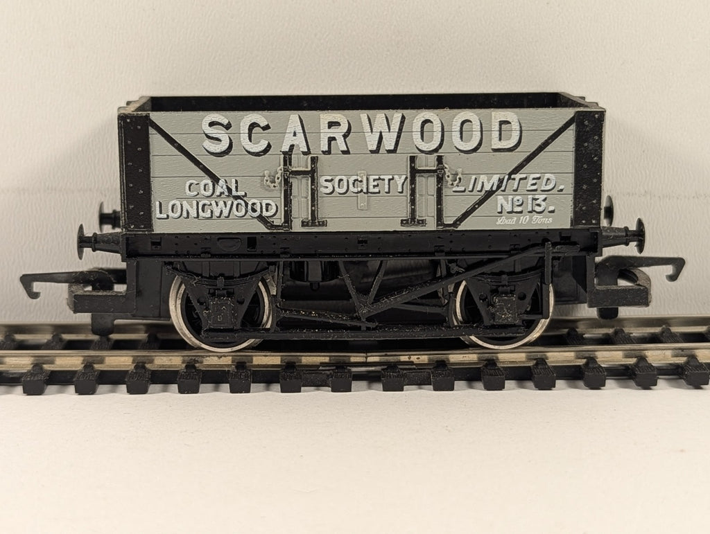 Hornby OO Gauge Scarwood 5-Plank Wagon Goods Wagon 13 Scarwood Coal Society